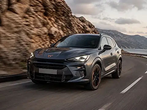 CUPRA Terramar VZ e-Hybrid 2026 in Petrol-Blue — sportlicher Plug-in-SUV mit 272 PS Systemleistung und 118 Kilometer elektrischer WLTP-Reichweite im Praxis-Test