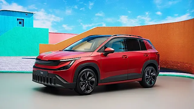 Škoda Epiq in Rot schräg von vorn – seit 17. September ist auch der Epiq 40 bestellbar