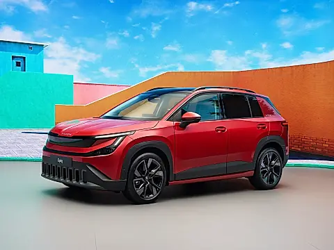 Škoda Epiq in Rot schräg von vorn – seit 17. September ist auch der Epiq 40 bestellbar