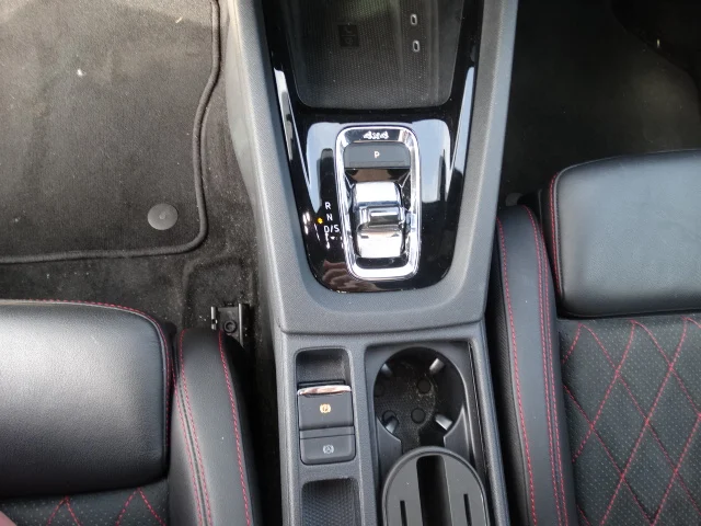 Octavia RS TDI: Wählhebel mit 4x4-Schriftzug im gebrauchten Diesel-Allrad