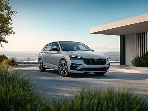 ŠKODA Scala Preis 2026: kompakter Fünftürer in der Frontansicht vor einem Autohaus