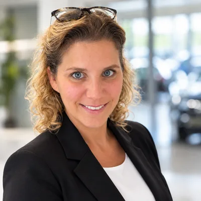 Vanessa Bellemann, Ansprechpartnerin für Personalfragen beim Automobilsalon Bellemann